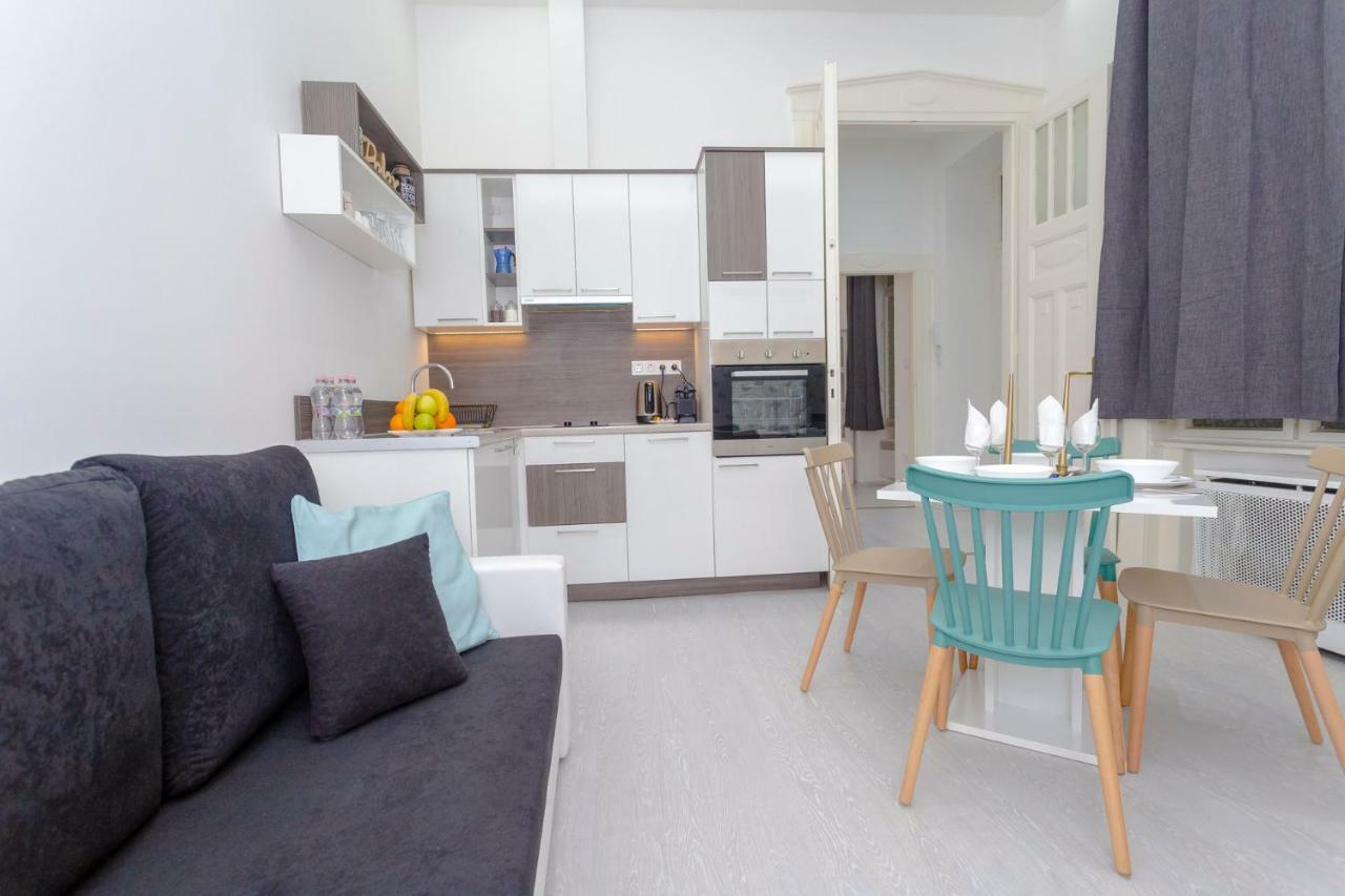 Boutique Residence Jokai - Apartment In The City Center Budapest Bagian luar foto