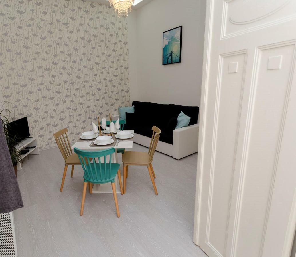 Boutique Residence Jokai - Apartment In The City Center Budapest Bagian luar foto
