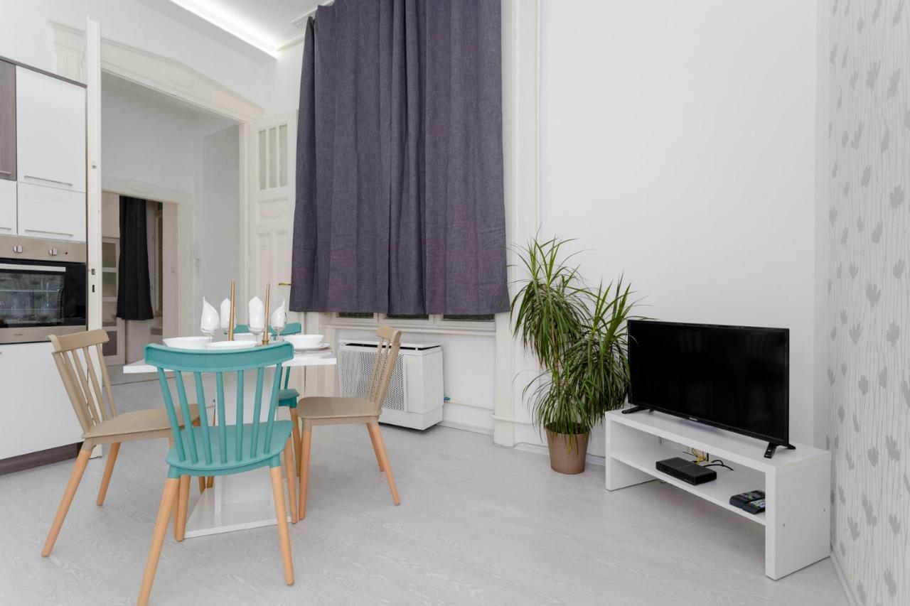 Boutique Residence Jokai - Apartment In The City Center Budapest Bagian luar foto